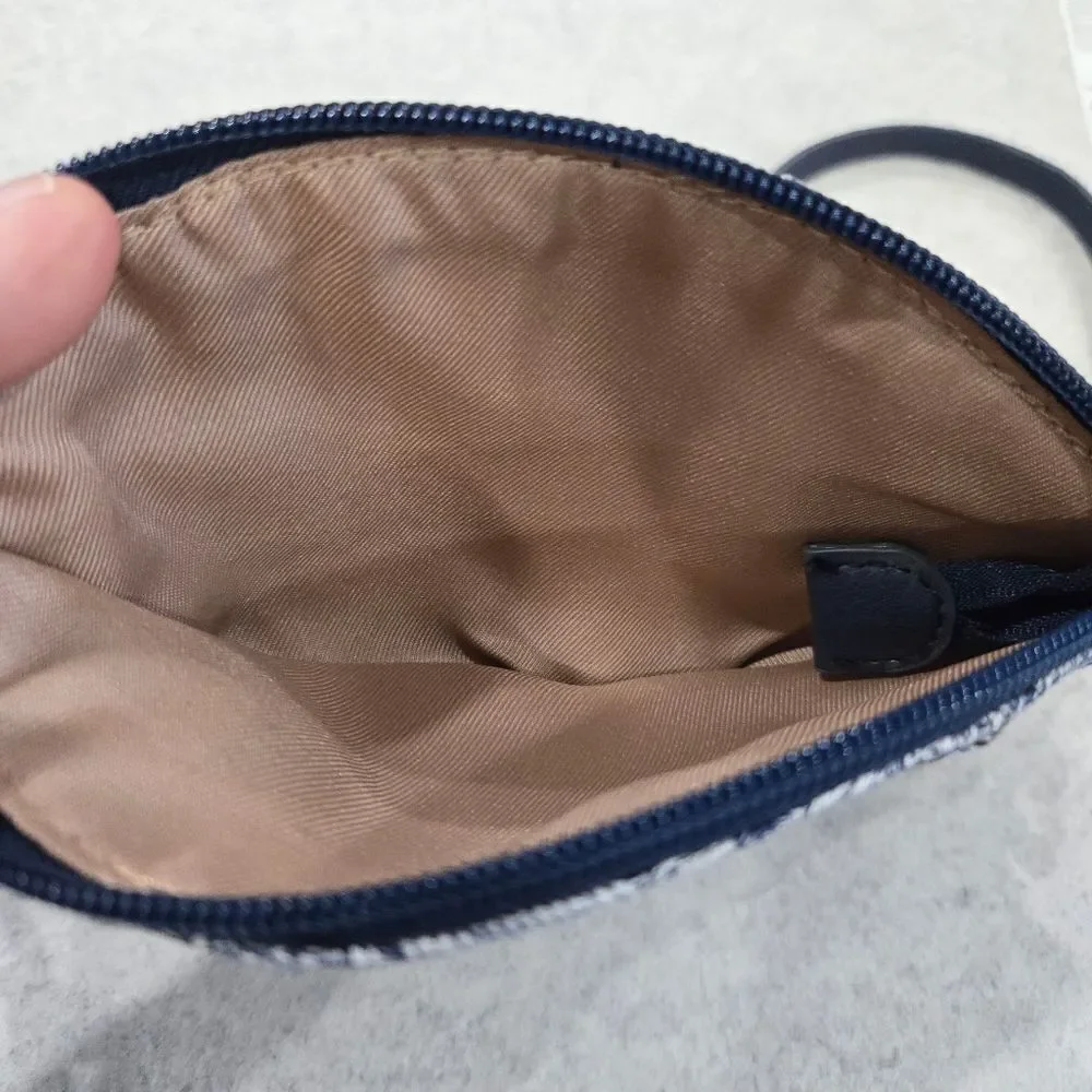 🐢 Sakroots crossbody mini bag!